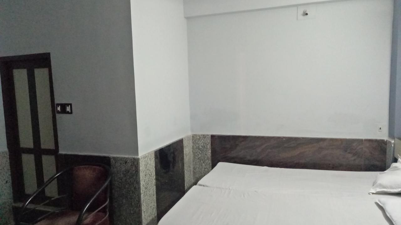 Hotel Mim Park Кумбаконам Экстерьер фото