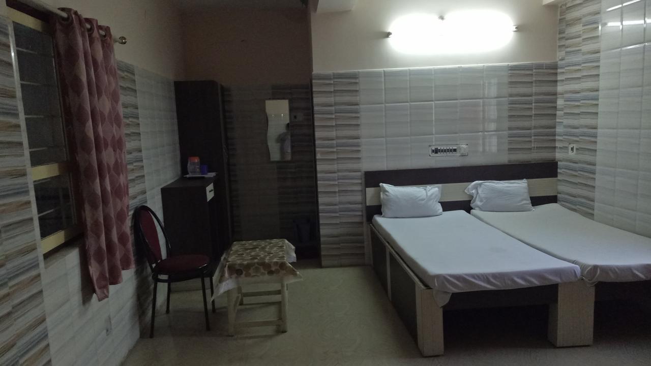 Hotel Mim Park Кумбаконам Экстерьер фото