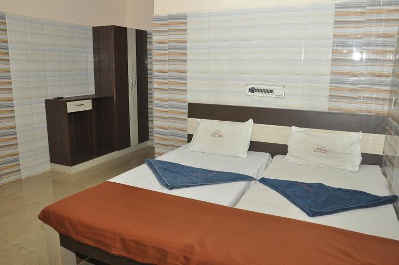 Hotel Mim Park Кумбаконам Экстерьер фото